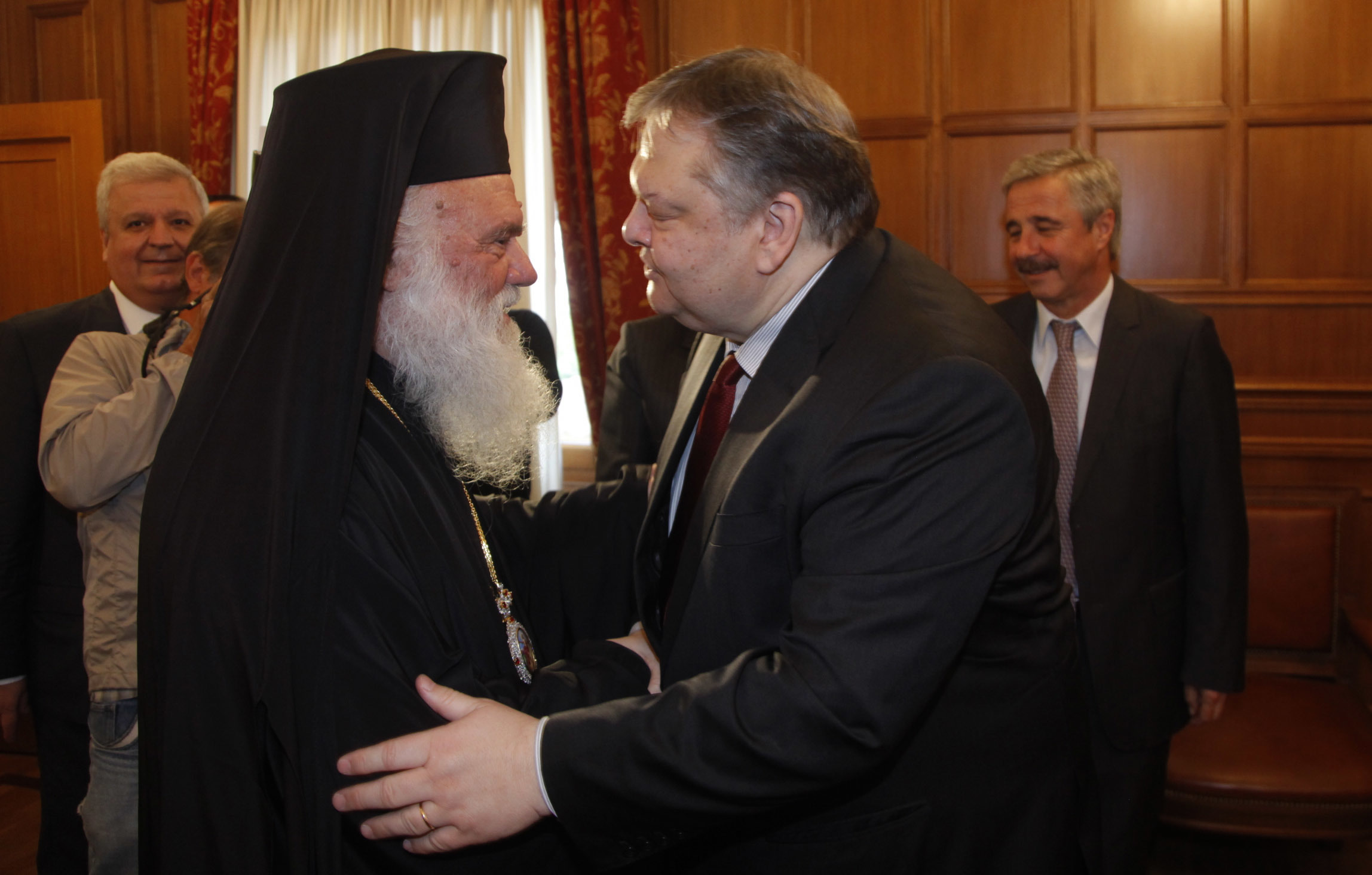 Θερμό το κλίμα στη συνάντηση Αρχιεπισκόπου – Βενιζέλου