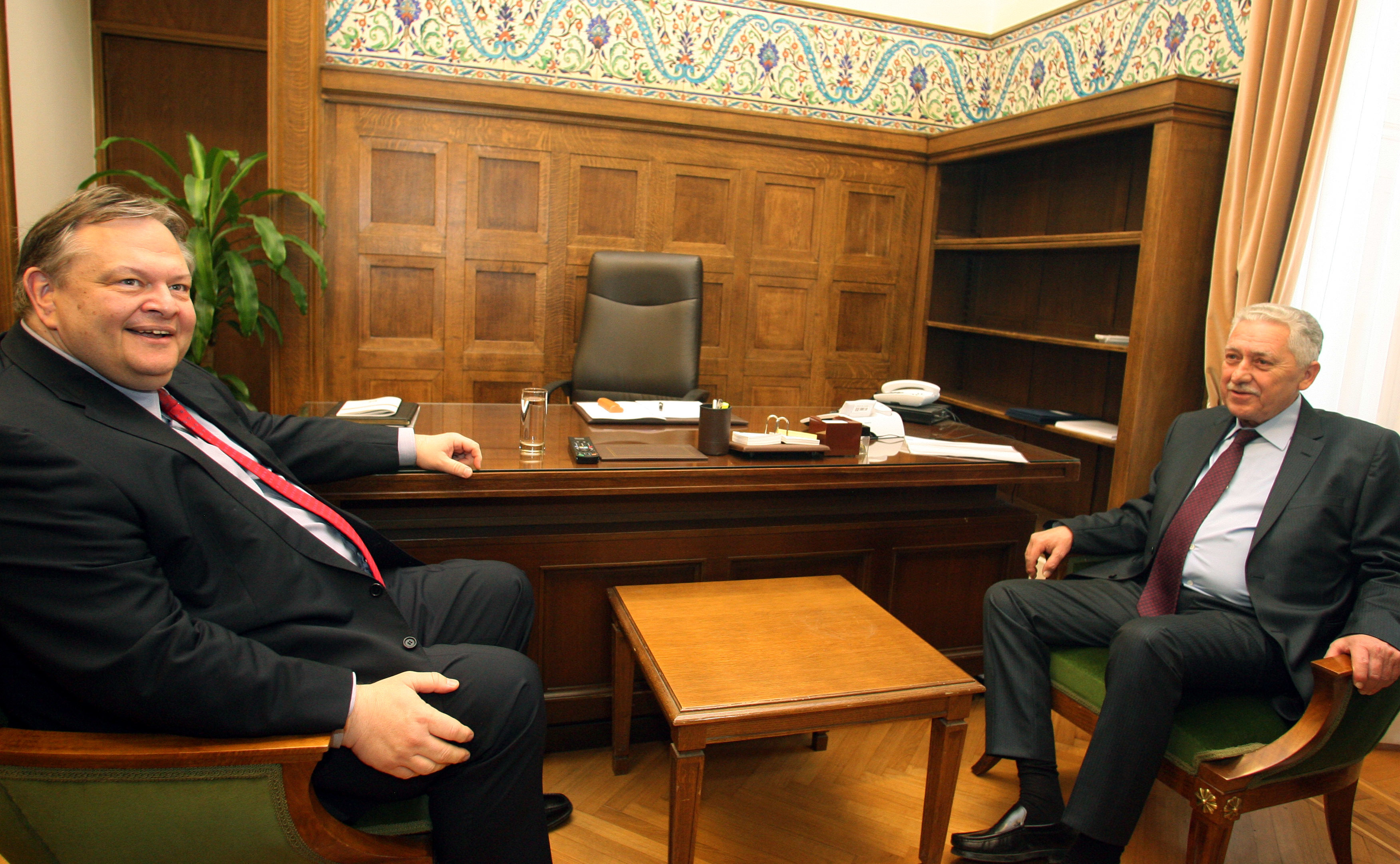 Τα είπαν τηλεφωνικώς Βενιζέλος-Κουβέλης