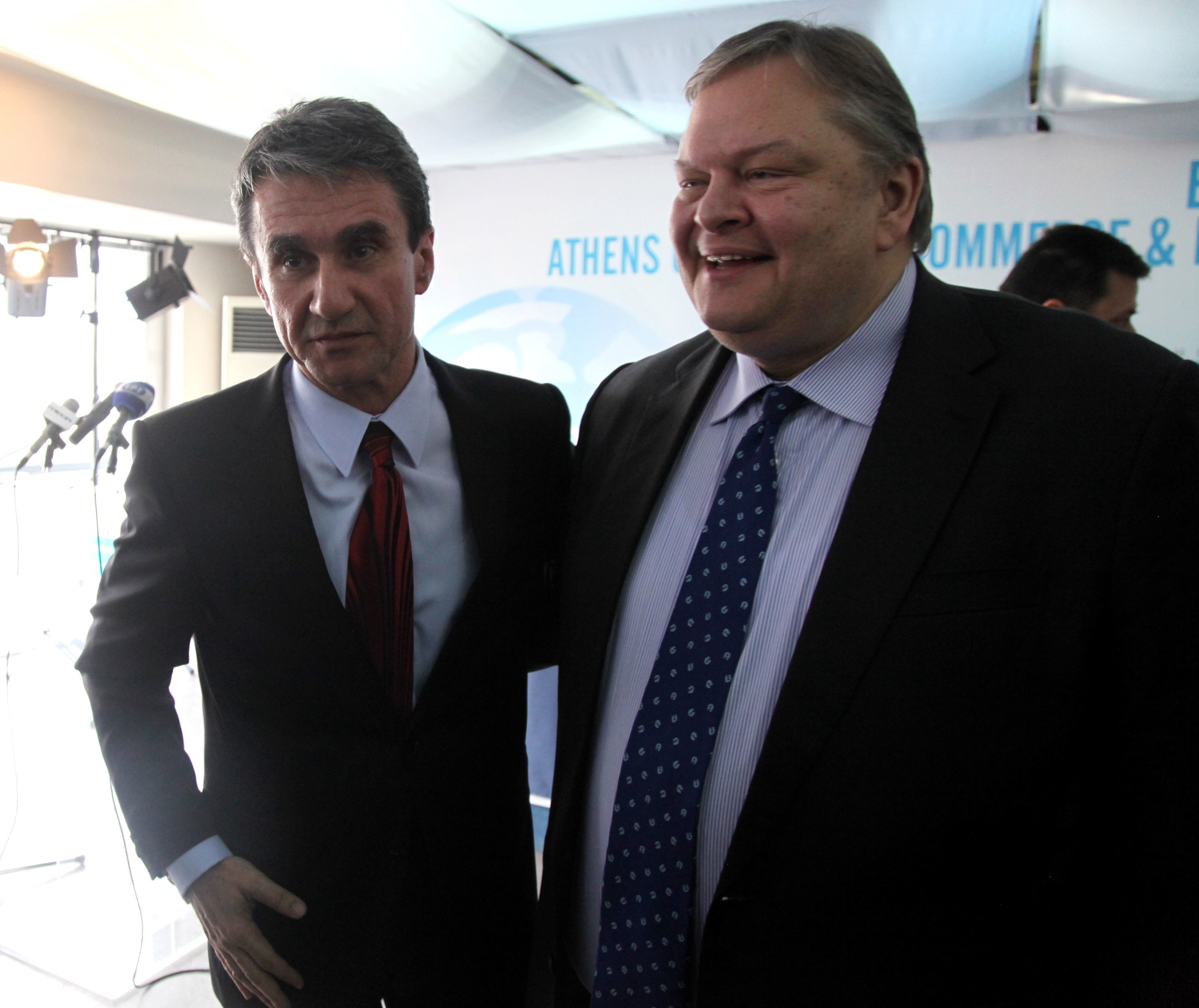 Λοβέρδος: Ταυτίζομαι με το δίλημμα «Ελιά ή εκλογές»