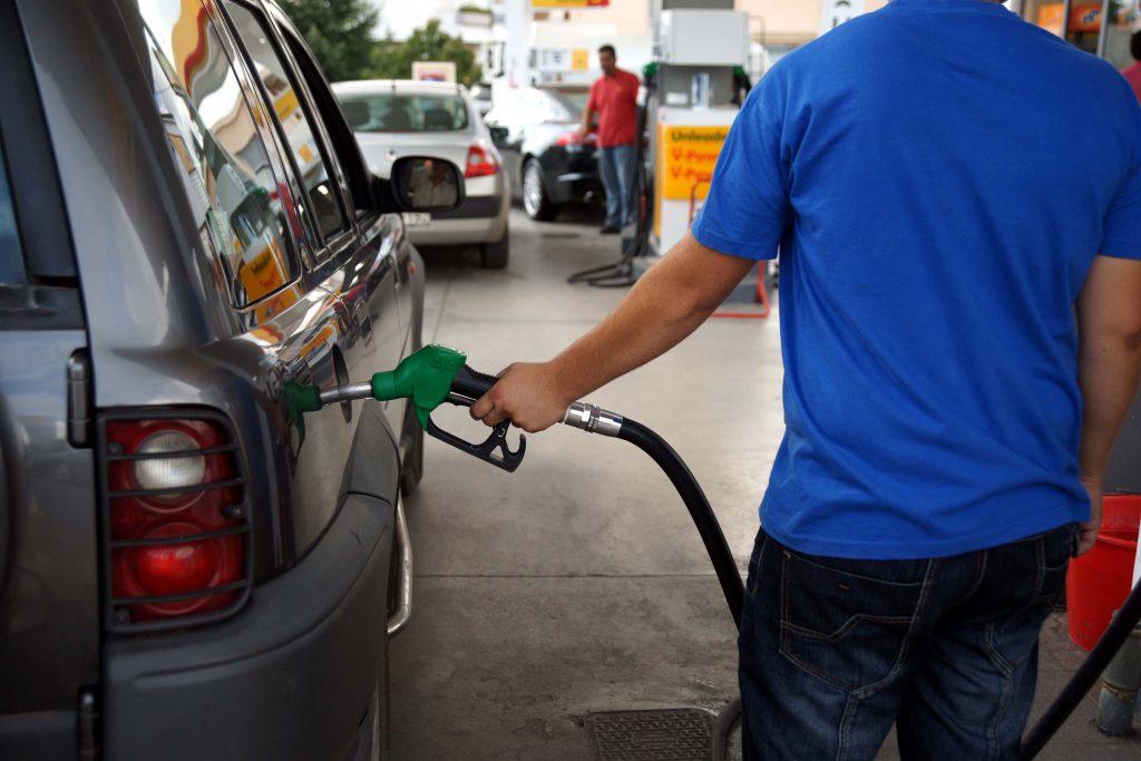 Θέλει κόπο για να… βρεις βενζίνη κάτω από 1,60€ – Άλλοθι η Λιβύη για το «πάρτι των κερδοσκόπων»
