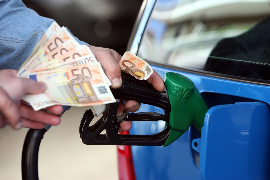 Διαβάστε, που θα βρείτε τα φτηνότερα και που, τα ακριβότερα πρατήρια βενζίνης σε όλη την χώρα…