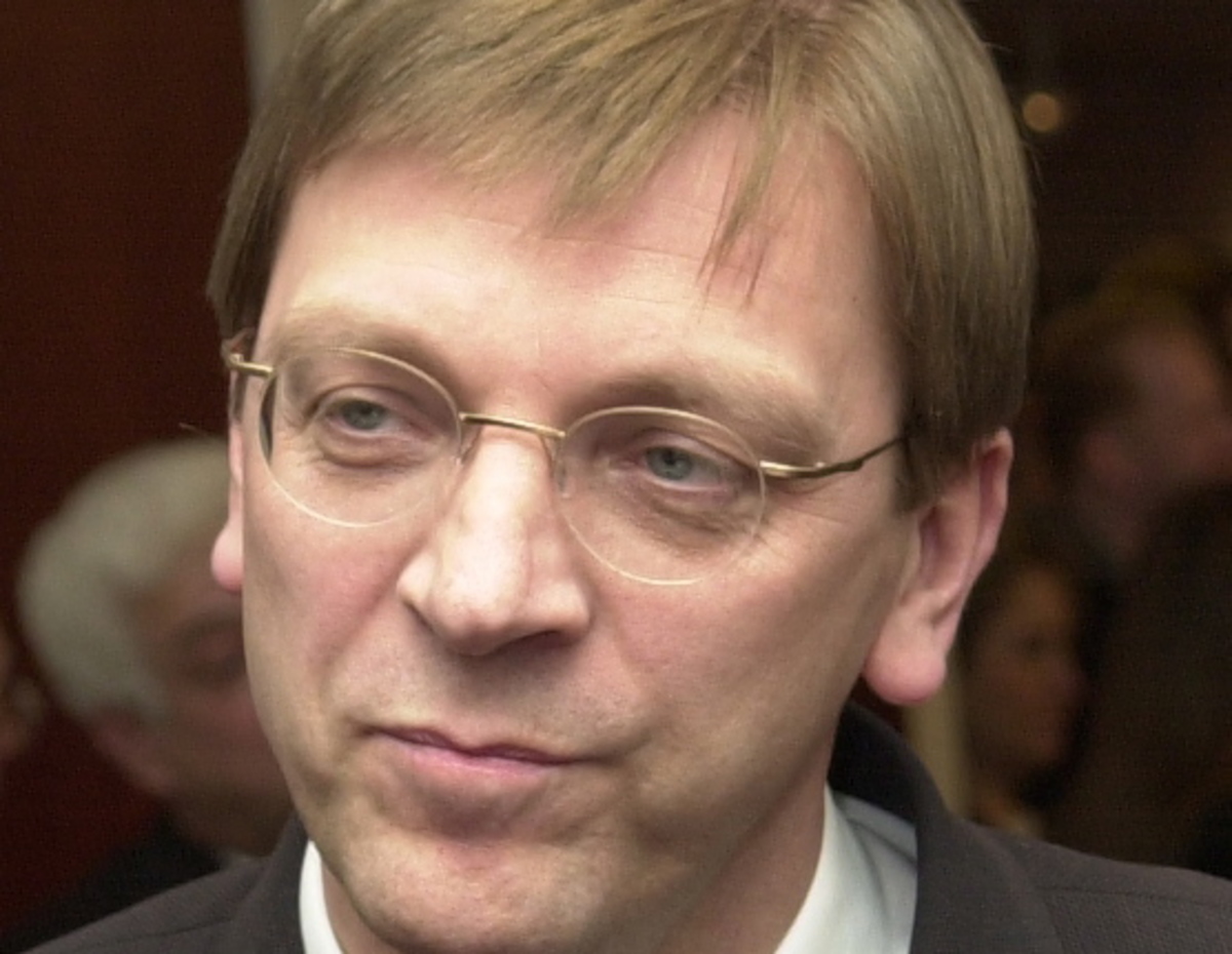 “Είναι σκανδαλώδες ότι τα κόμματα χρηματοδοτήθηκαν γενναία όταν οι πολίτες κάνους θυσίες”