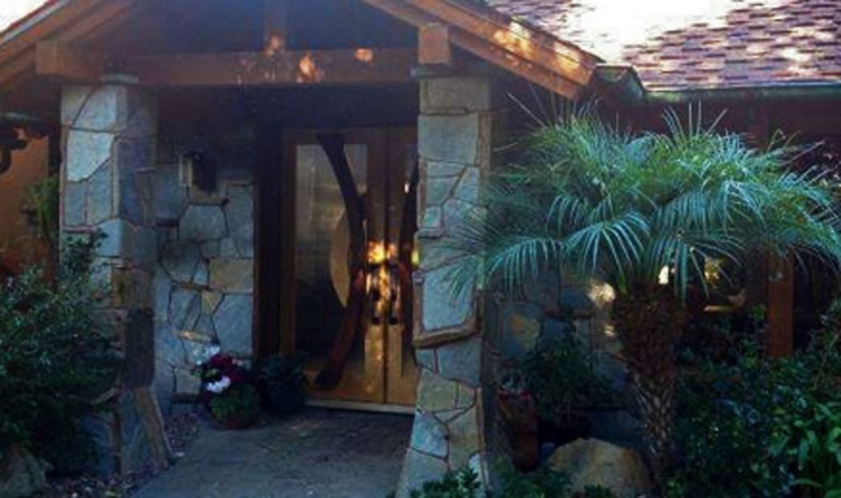 Πυροβολισμοί στο σπίτι πολύ γνωστού μοντέλου! Τραυματίστηκε σοβαρά ο εισβολέας!