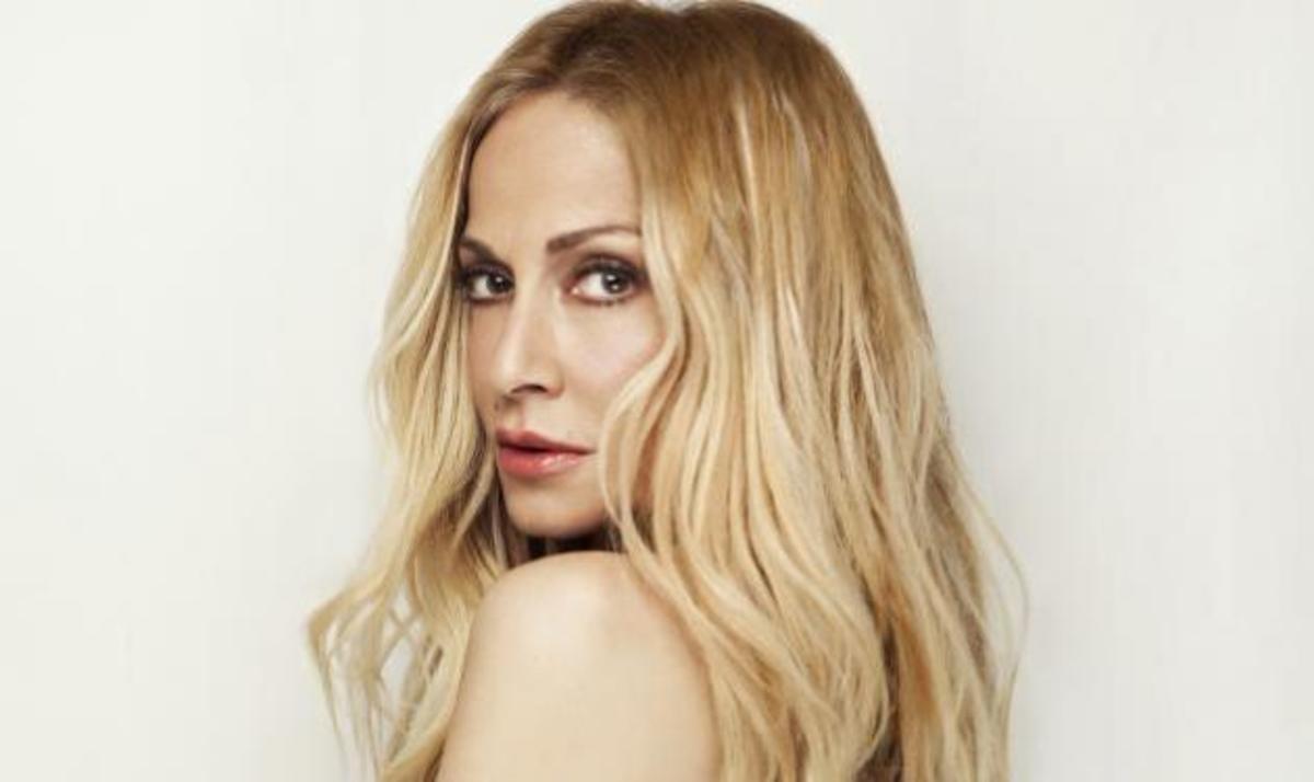 Άννα Βίσση: Ο έρωτας και η εντυπωσιακή αλλαγή στην εμφάνισή της