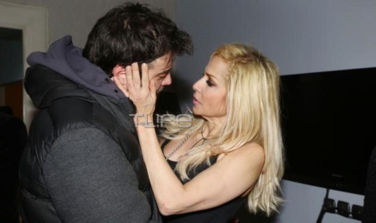 Λάμπης Λιβιεράτος: Αγκαλιές και φιλιά με την Άννα Βίσση στο καμαρίνι της! ΦΩΤΟ