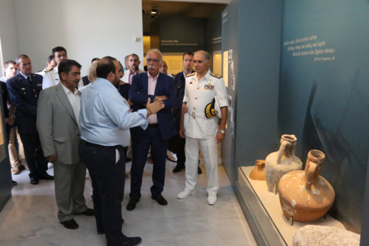 Ο Δημήτρης Βίτσας τίμησε τον Ρώσο ναύαρχο Νικόλαο Φιλοσοφώφ – ΦΩΤΟ