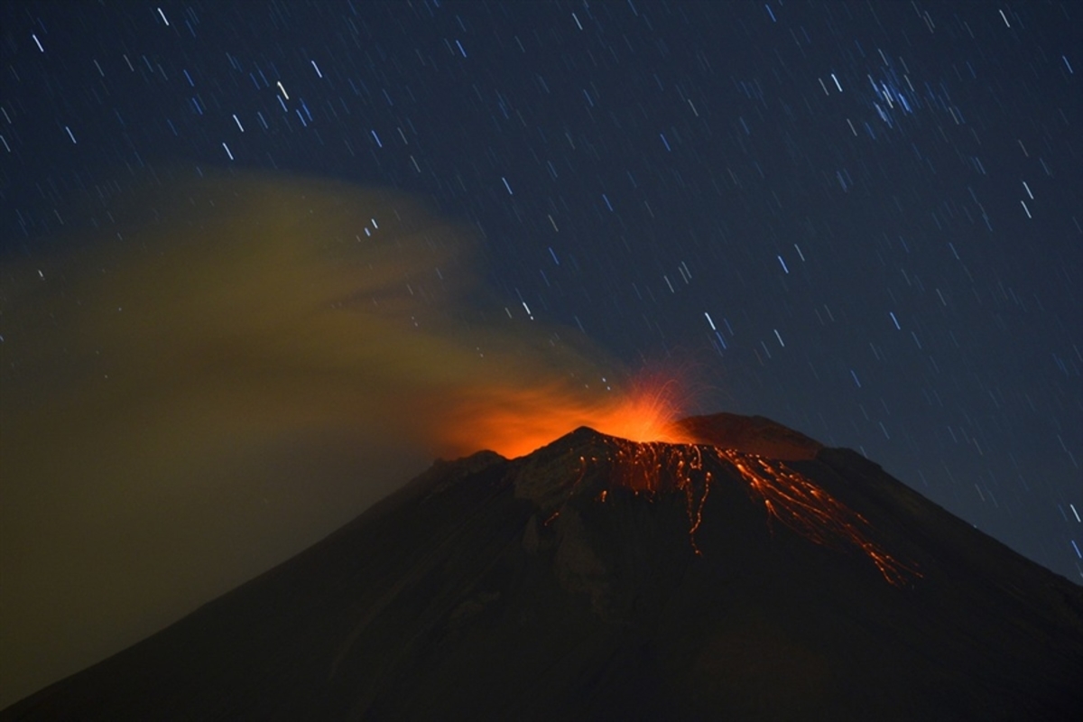 Ακυρώσεις πτήσεων λόγω ηφαιστειακής τέφρας στο Μεξικό