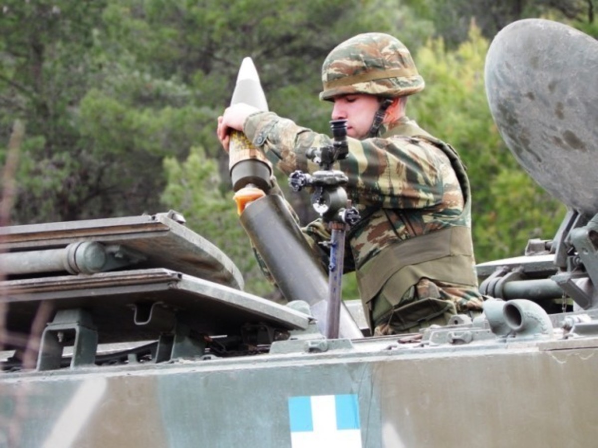 Εκπαιδευτικές βολές για τους νέους ανθυπολοχαγούς – Εντυπωσιακές ΦΩΤΟ