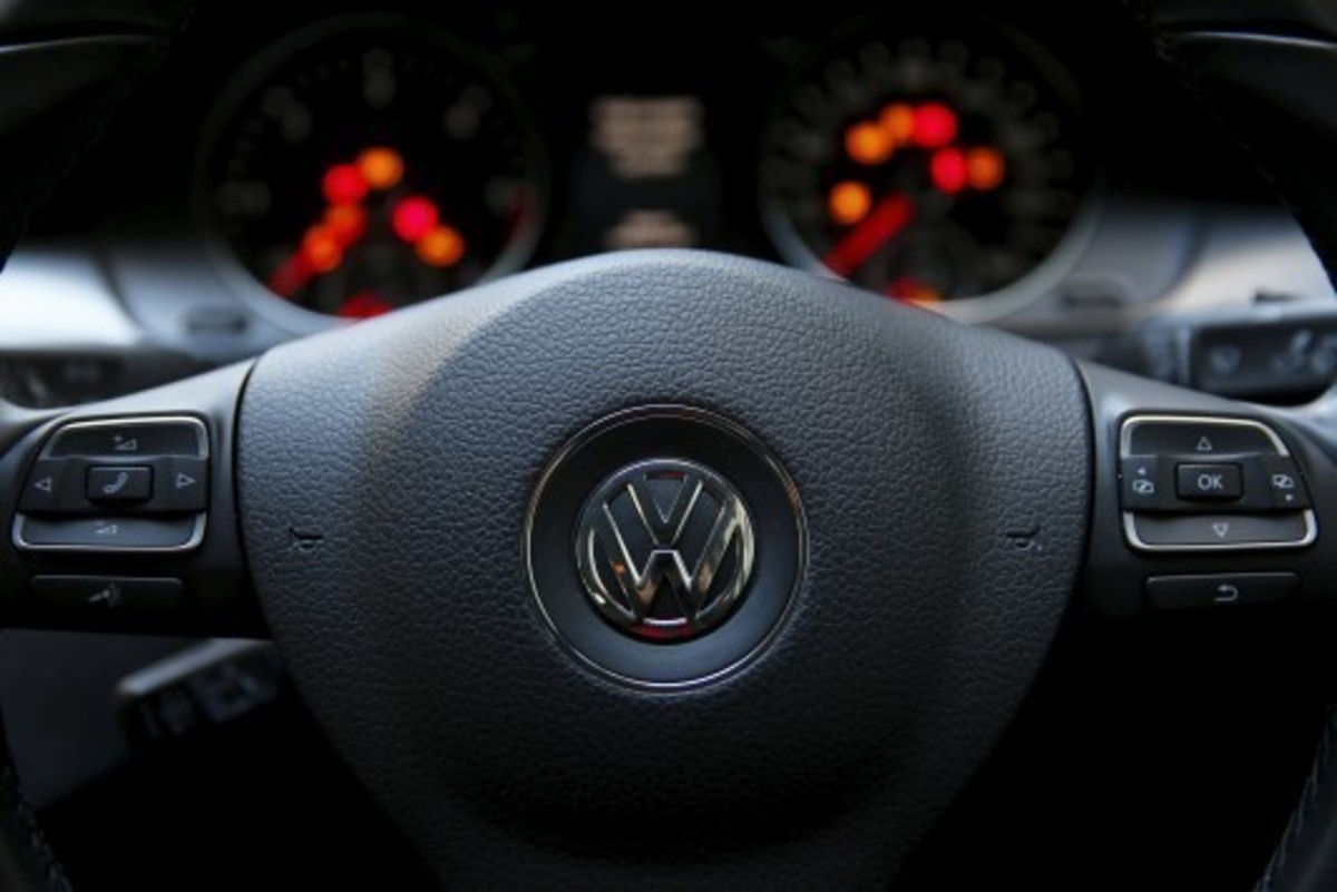 Volkswagen: “Παγώνουν” τις προαγωγές των μάνατζερ