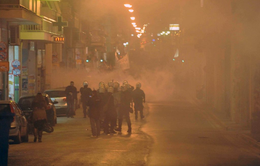 Στον εισαγγελέα οι συλληφθέντες για τα επεισόδια στο Βόλο