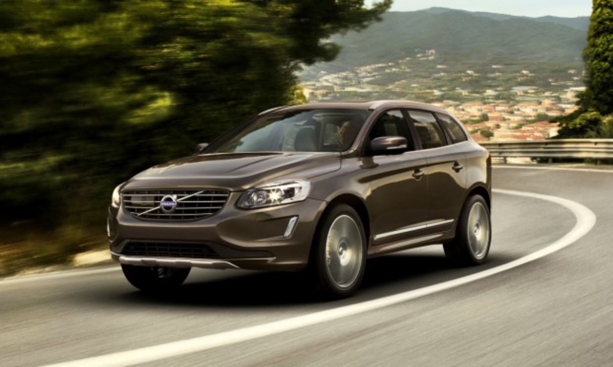 Στις εκθέσεις το ανανεωμένο Volvo XC60 με τιμή εκκίνησης 33.900 ευρώ