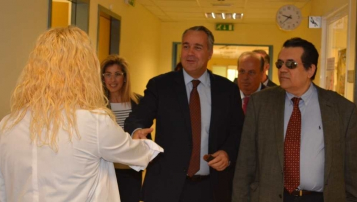 Επίσκεψη έκπληξη Βορίδη στο Περιστέρι
