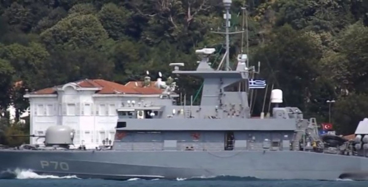 Η στιγμή που η ελληνική σημαία κυματίζει στον Βόσπορο! – ΒΙΝΤΕΟ