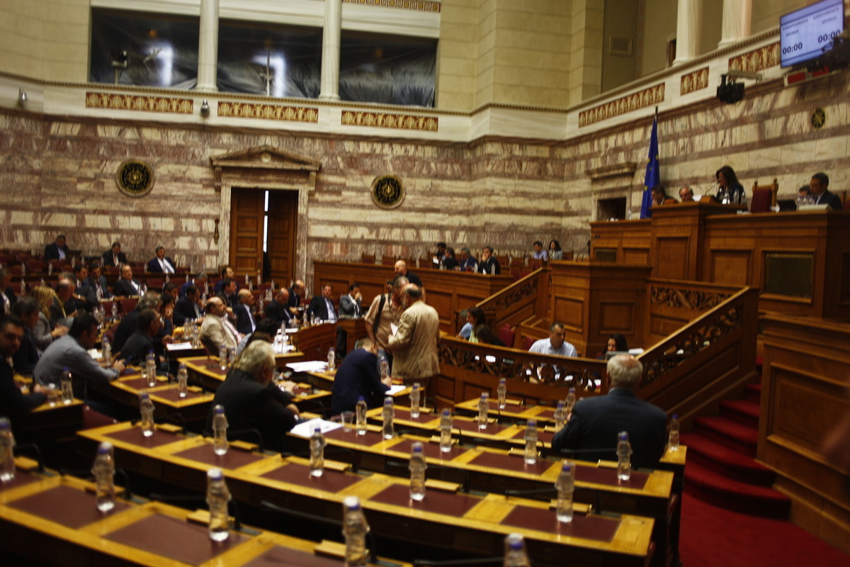 Με τη διαδικασία του «επείγοντος» ξεκίνησε η επεξεργασία του Πολυνομοσχεδίου στην Βουλή