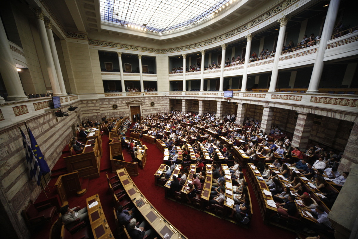Εκλογικός νόμος: Ομοβροντία τροπολογιών από την αντιπολίτευση!