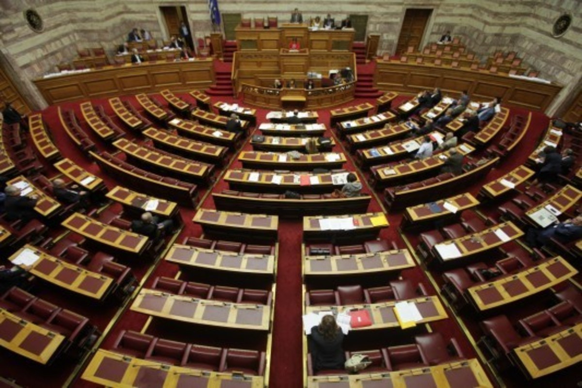 Βουλή: Στα “σκαριά” τροπολογία για το “πόθεν έσχες” – Τι αλλάζει