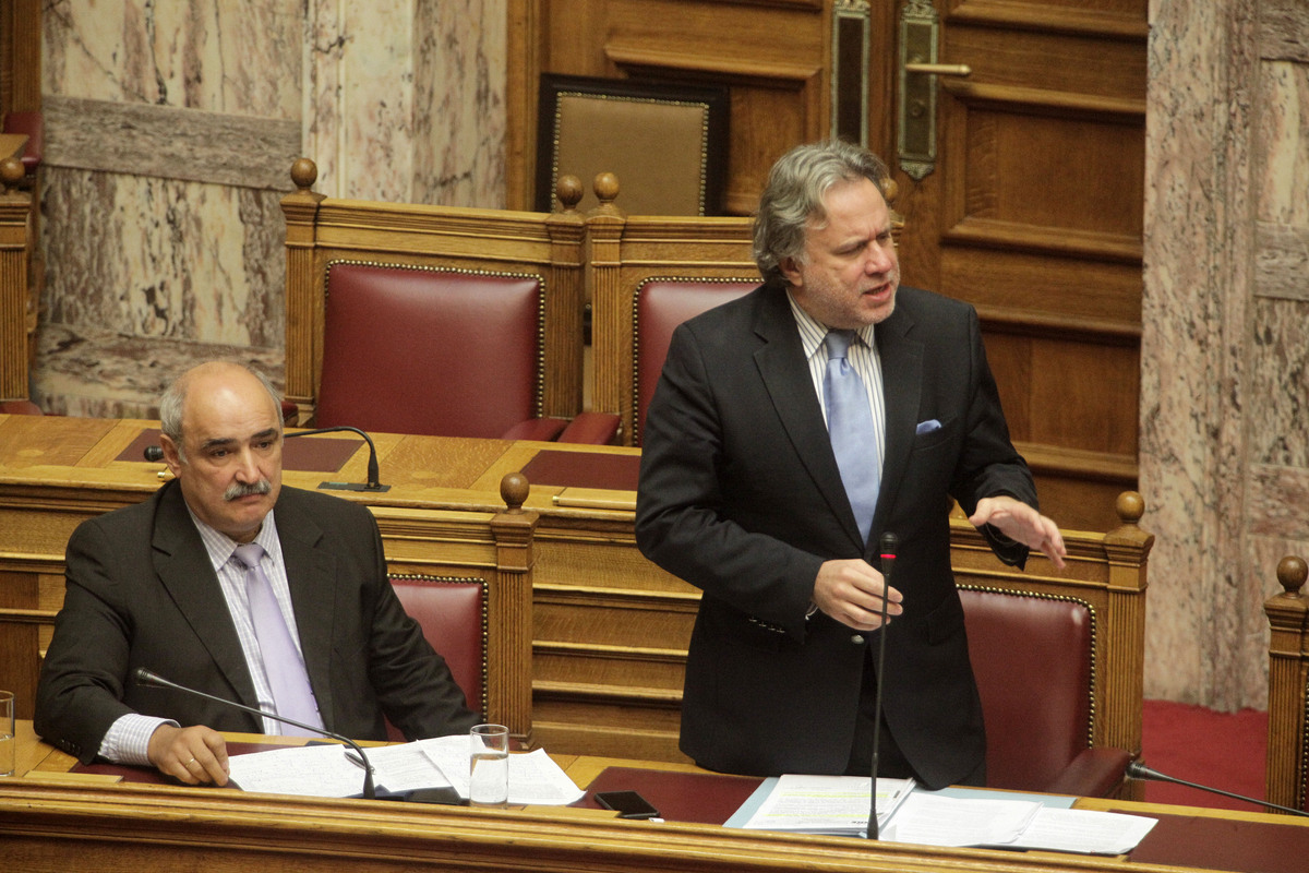 Βουλή: «Τσίρκο» η διαδικασία λέει το ΚΚΕ και αποχώρησε