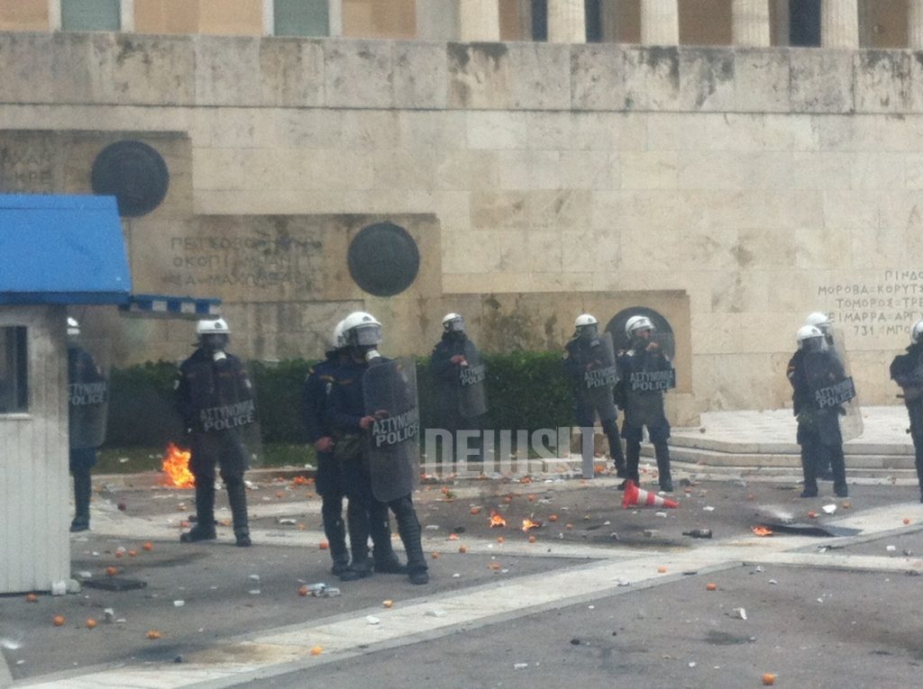 14 τραυματίες, 9 συλλήψεις και 6 προσαγωγές στις οδομαχίες του κέντρου