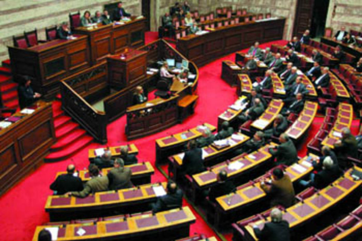 “Σκάνδαλο” με παράνομες μονιμοποιήσεις στη Βουλή