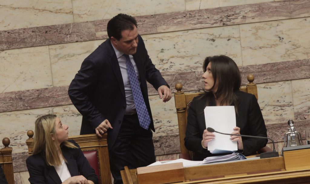 Οι διάλογοι μυστήριο της Βουλής: Τι έλεγε ο Άδωνις σε Τσίπρα – Ζωή και τι ο Σαμαράς στον Καραμανλή; (ΦΩΤΟ)