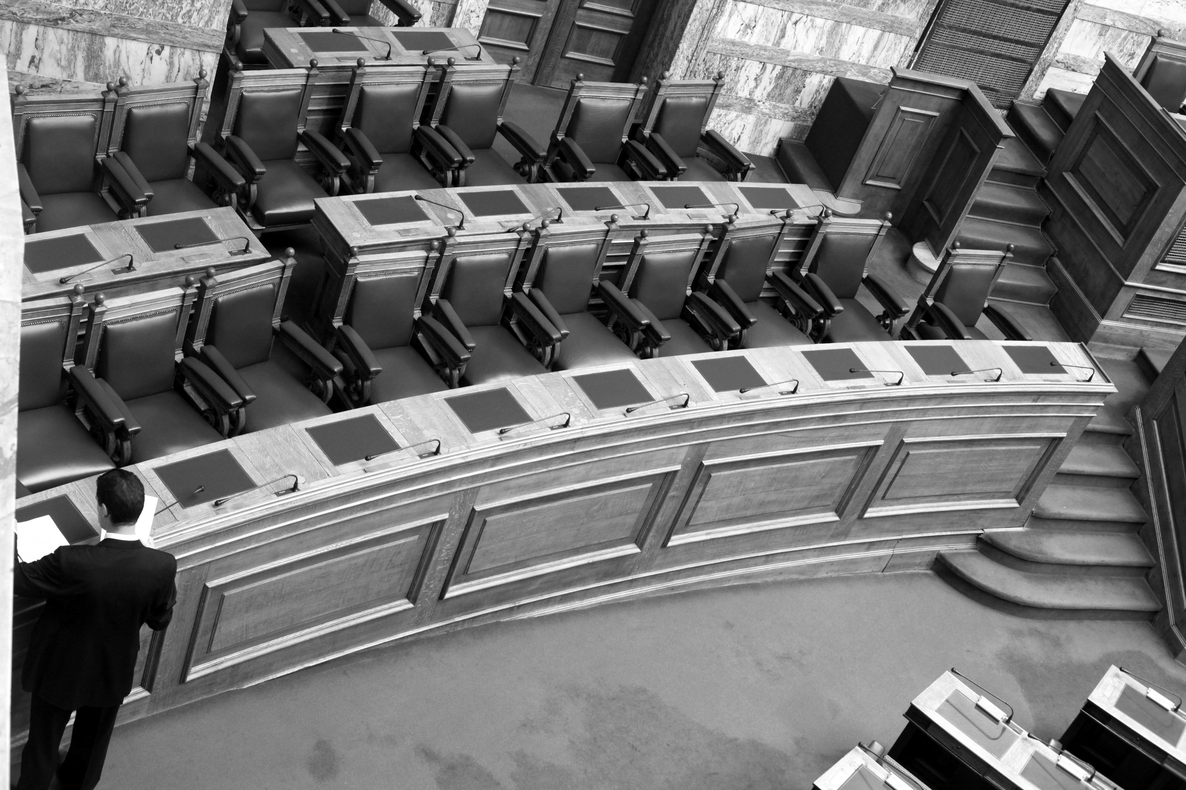 Τα κόμματα καταδικάζουν τη δολοφονία του 34χρονου και τη δράση της ΧΑ