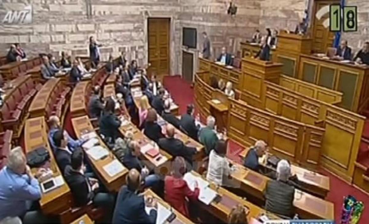Δεν… υπάρχει το βίντεο των Ράδιο Αρβύλα για τον καβγά στη Βουλή!