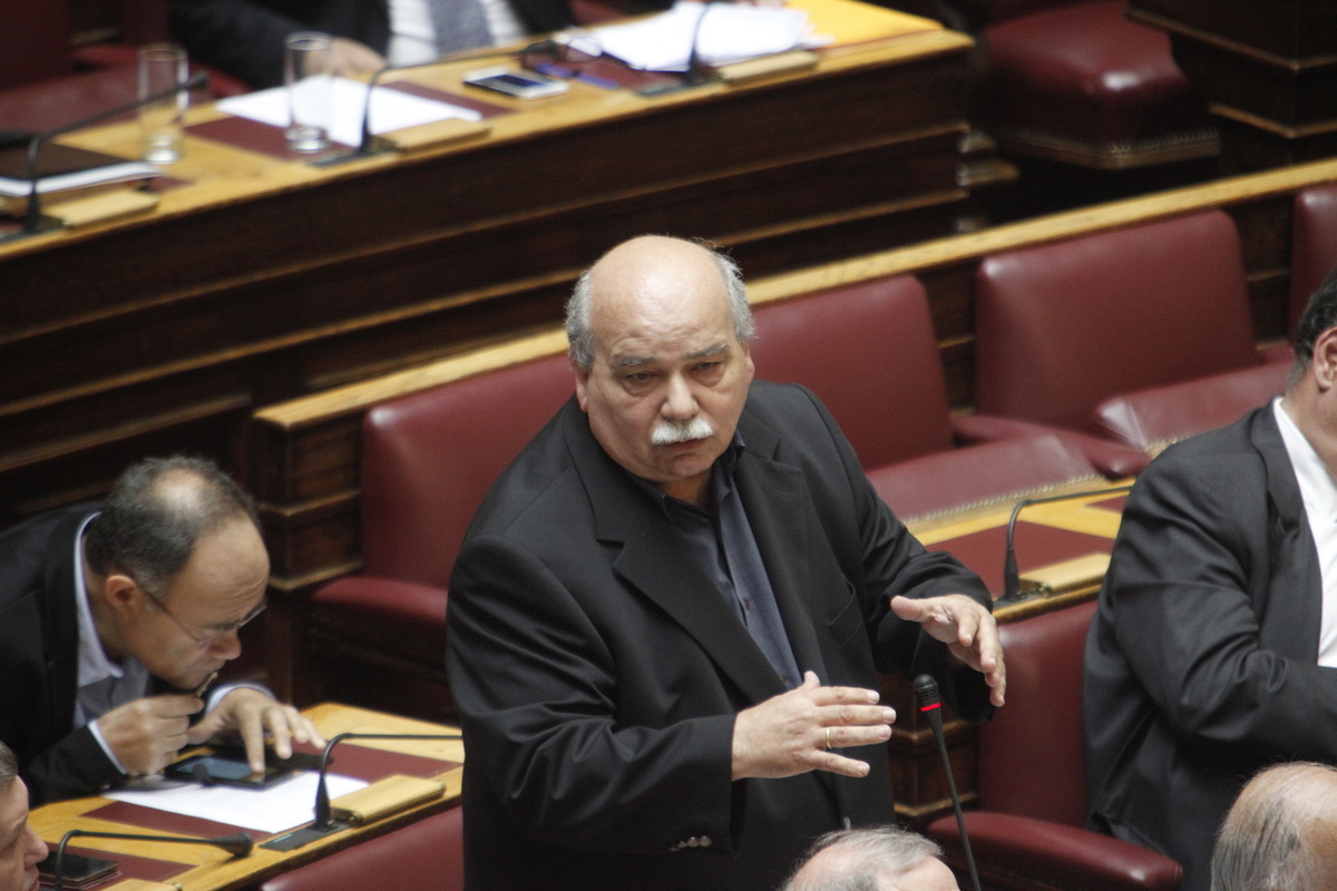 Βούτσης για δημοψήφισμα: Παρεξήγηση οι δηλώσεις Γεροβασίλη!