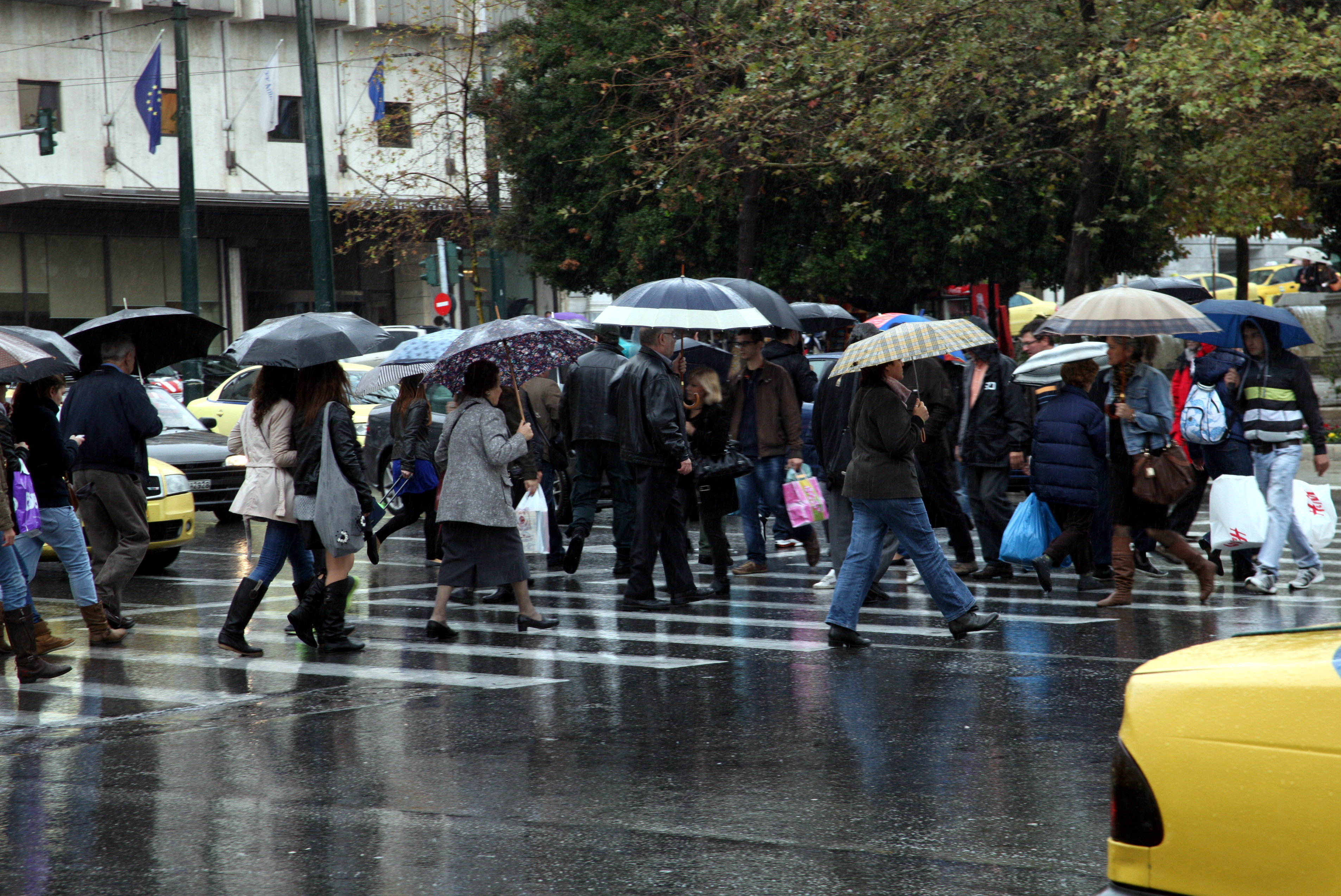 Βροχές και πτώση της θερμοκρασίας