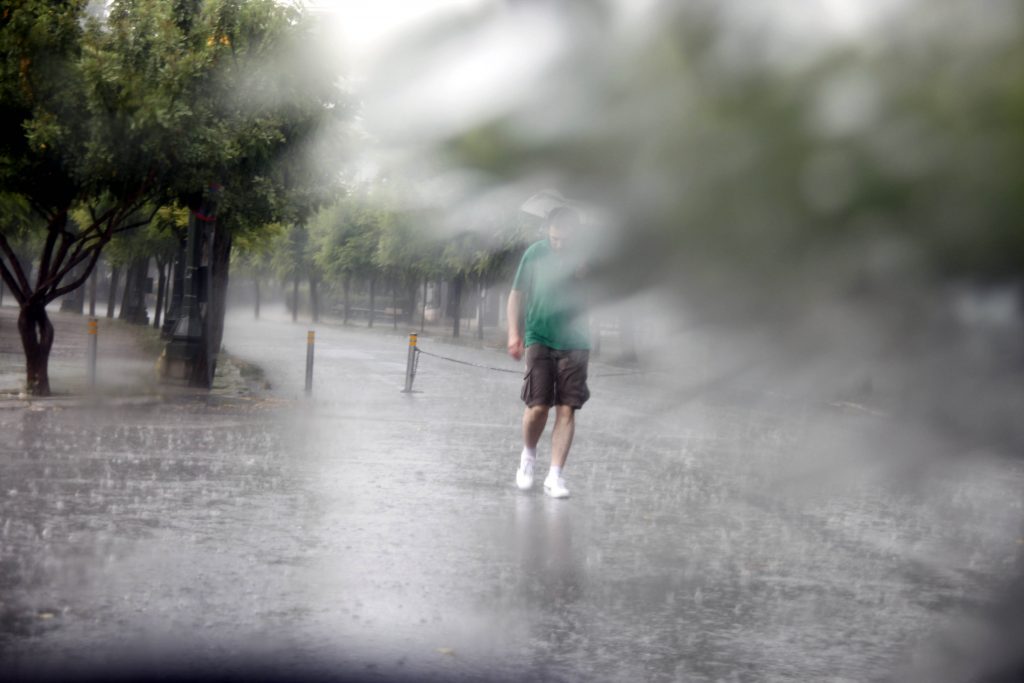 Από καταιγίδες μέχρι… χαλαζόπτωση! – Πότε θα φτιάξει ο καιρός