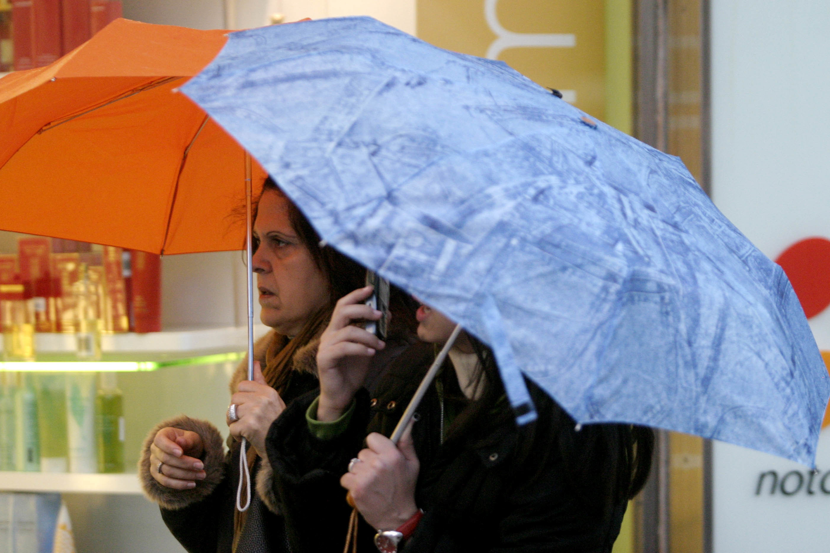 Βροχερός και σήμερα ο καιρός