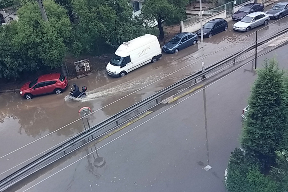 Εικόνα από την Αμαρουσίου - Χαλανδρίου που πλημμύρισε ξανά χθες - ΦΩΤΟΓΡΑΦΙΑ ΑΠΕ