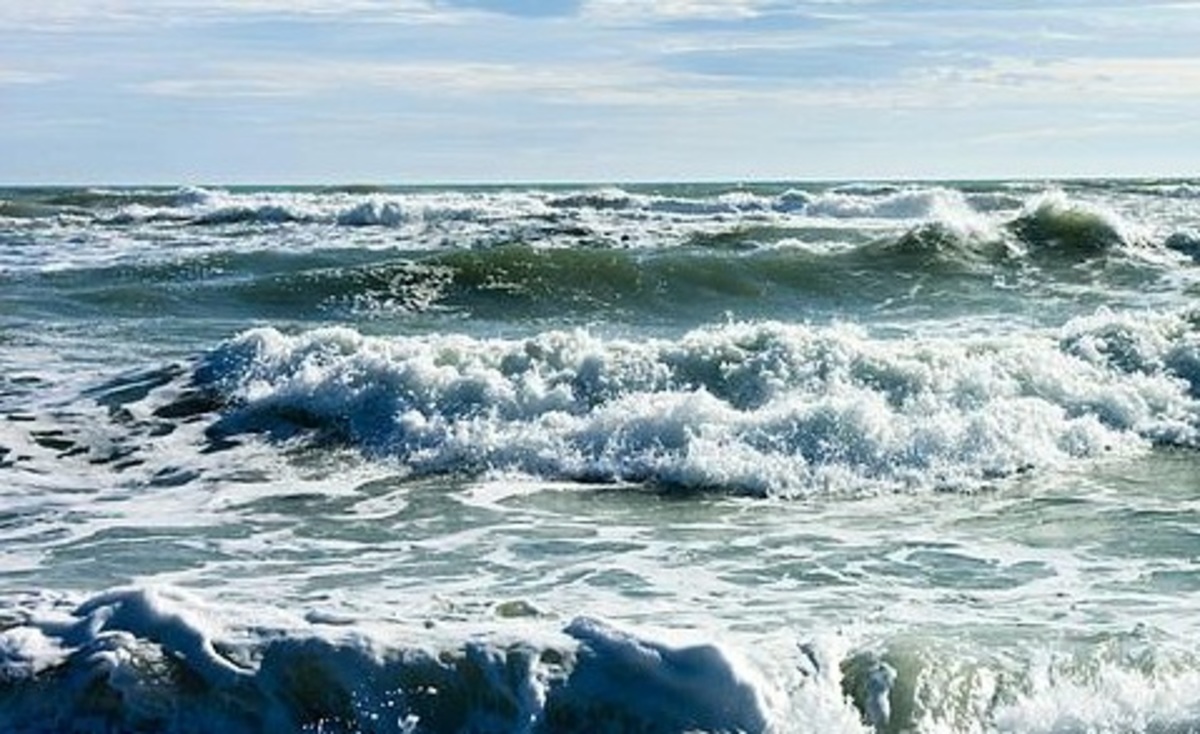 Γαλλία: Τα κύματα έπνιξαν τέσσερις ανθρώπους