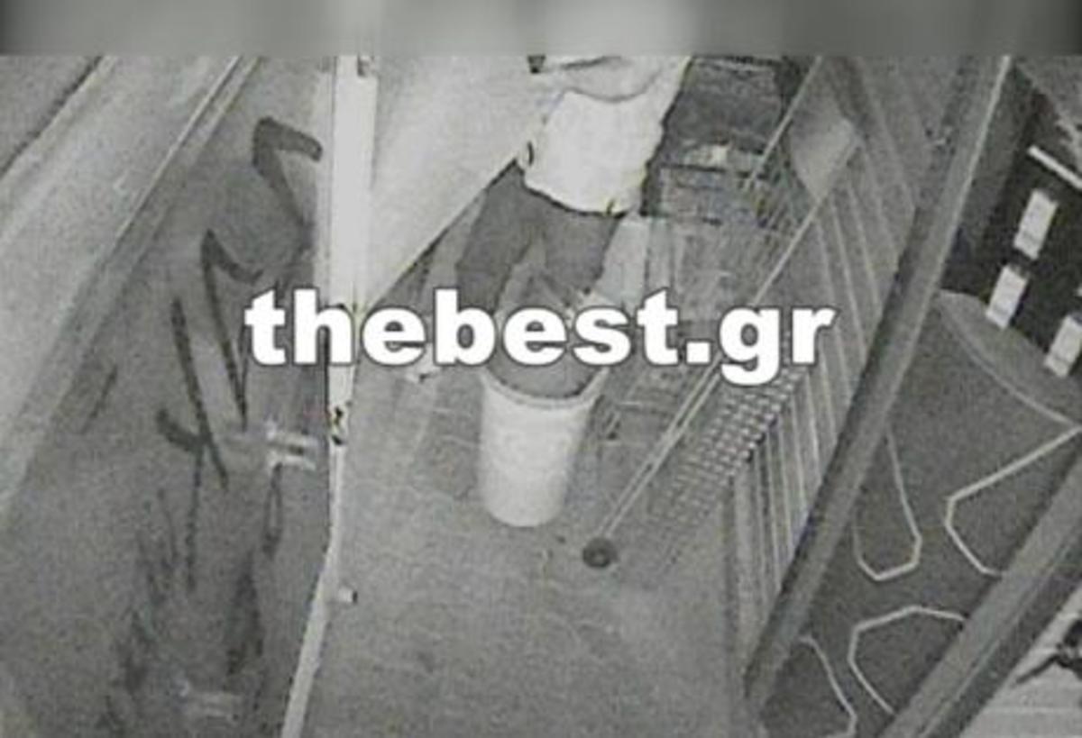 Διάρρηξη περιπτέρου στην κάμερα