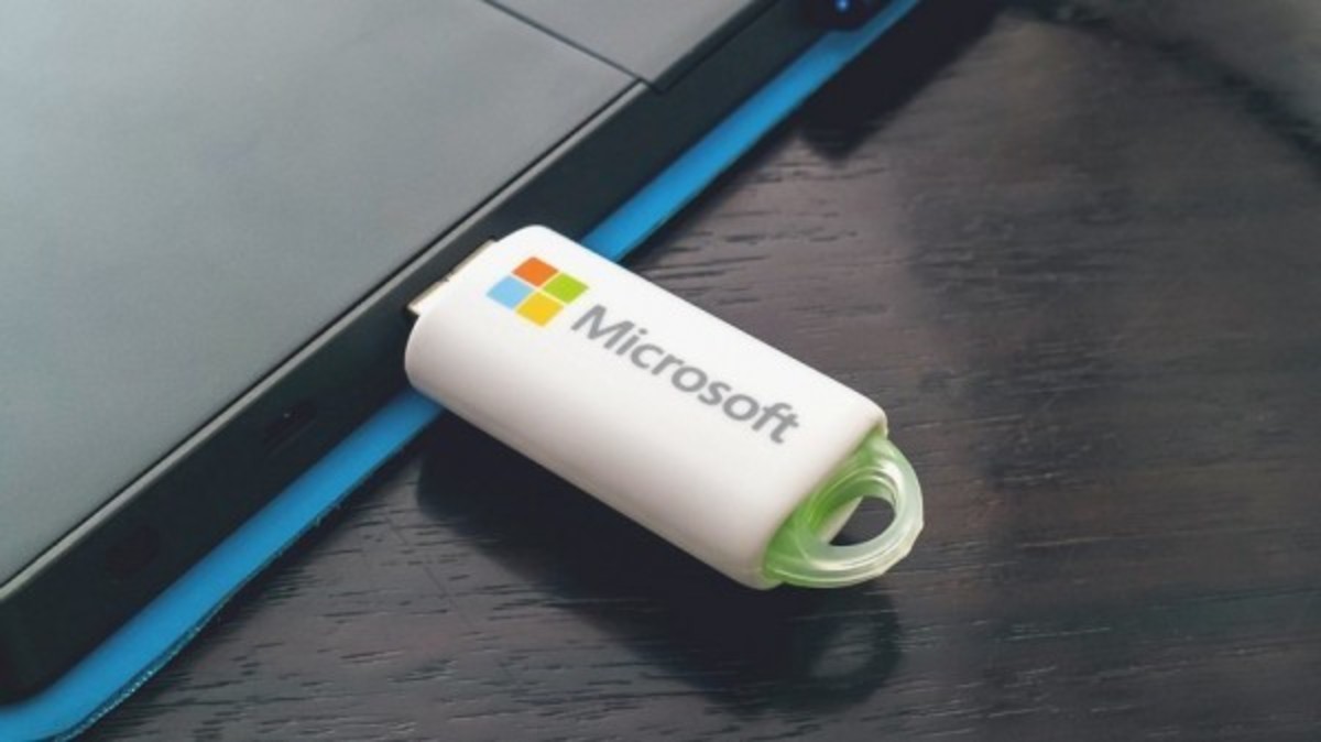 Σε USB θα κυκλοφορήσουν τα Windows 10!