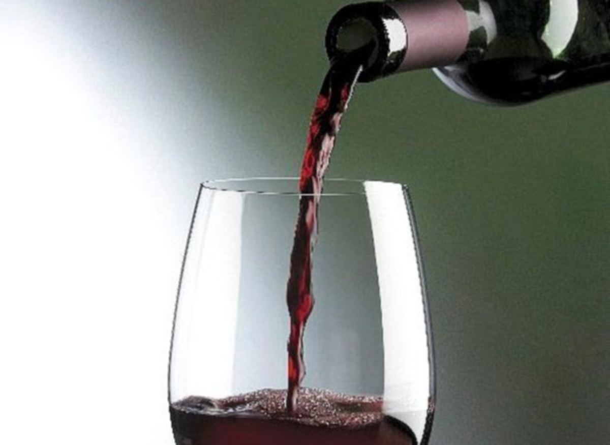 Μαυραγάνης: Δεν μπαίνει ειδικός φόρος στο κρασί
