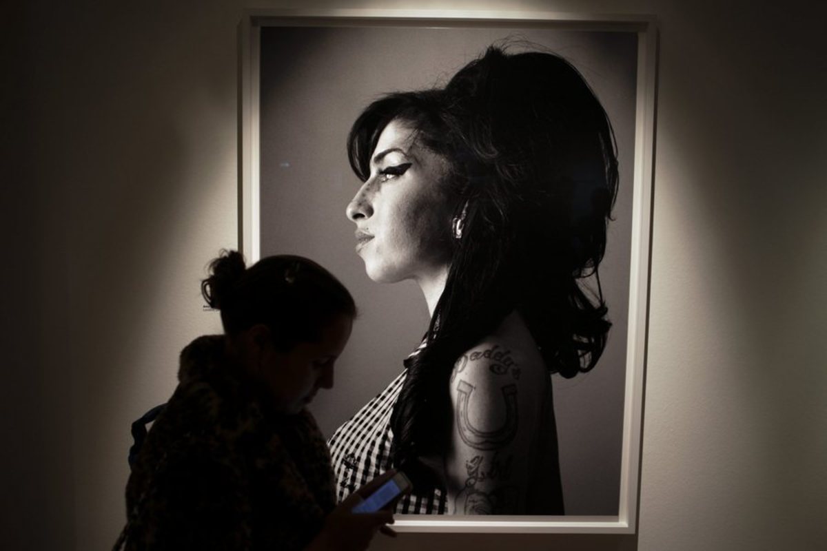 Έκθεση με προσωπικά αντικείμενα της Amy Winehouse στο Λονδίνο