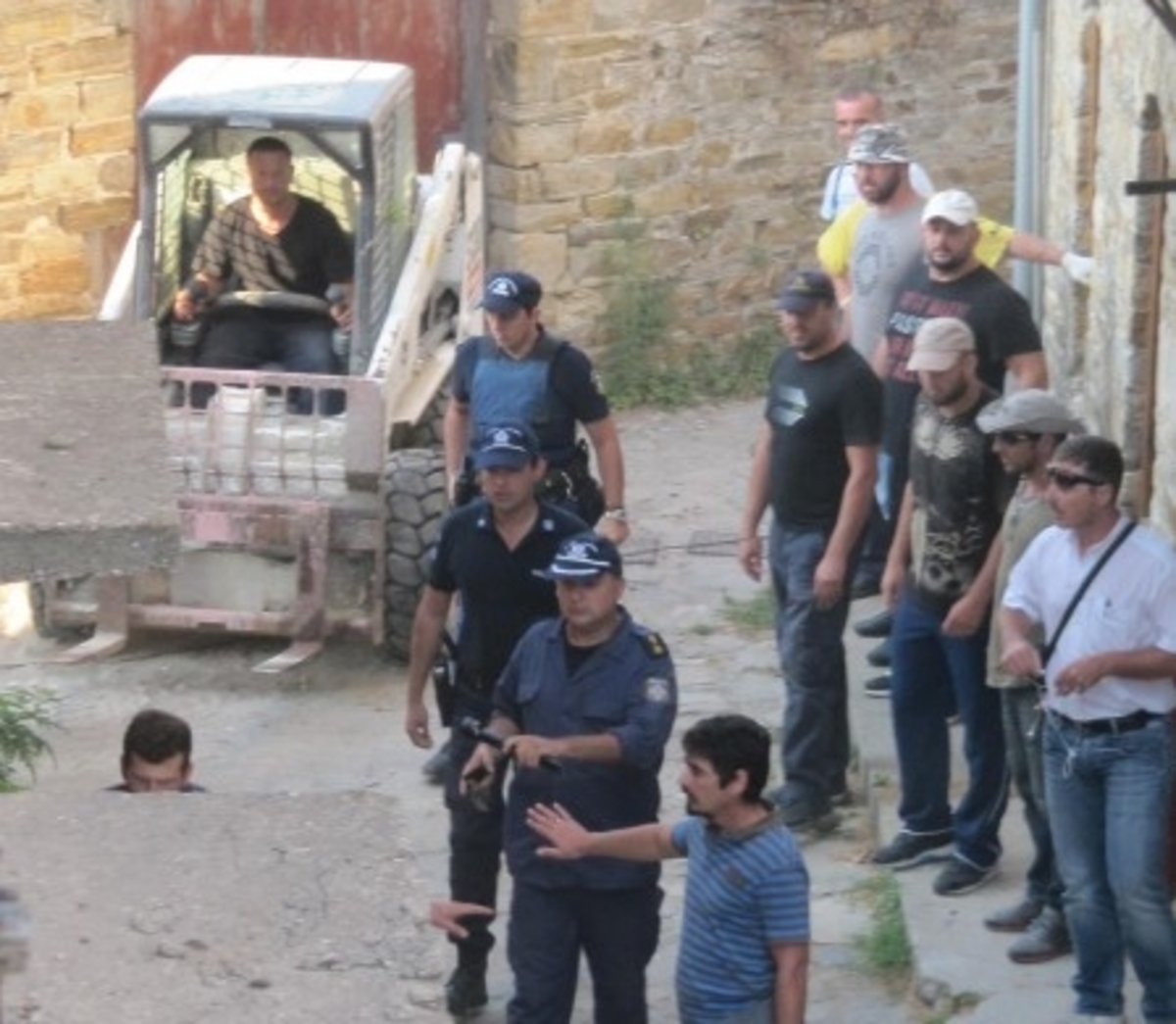 Άγ.Όρος:Η επέμβαση των ΜΑΤ