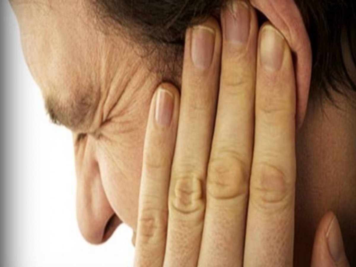 Τι να κάνετε με τον ξαφνικό πόνο στο αυτί – Πότε είναι ωτίτιδα