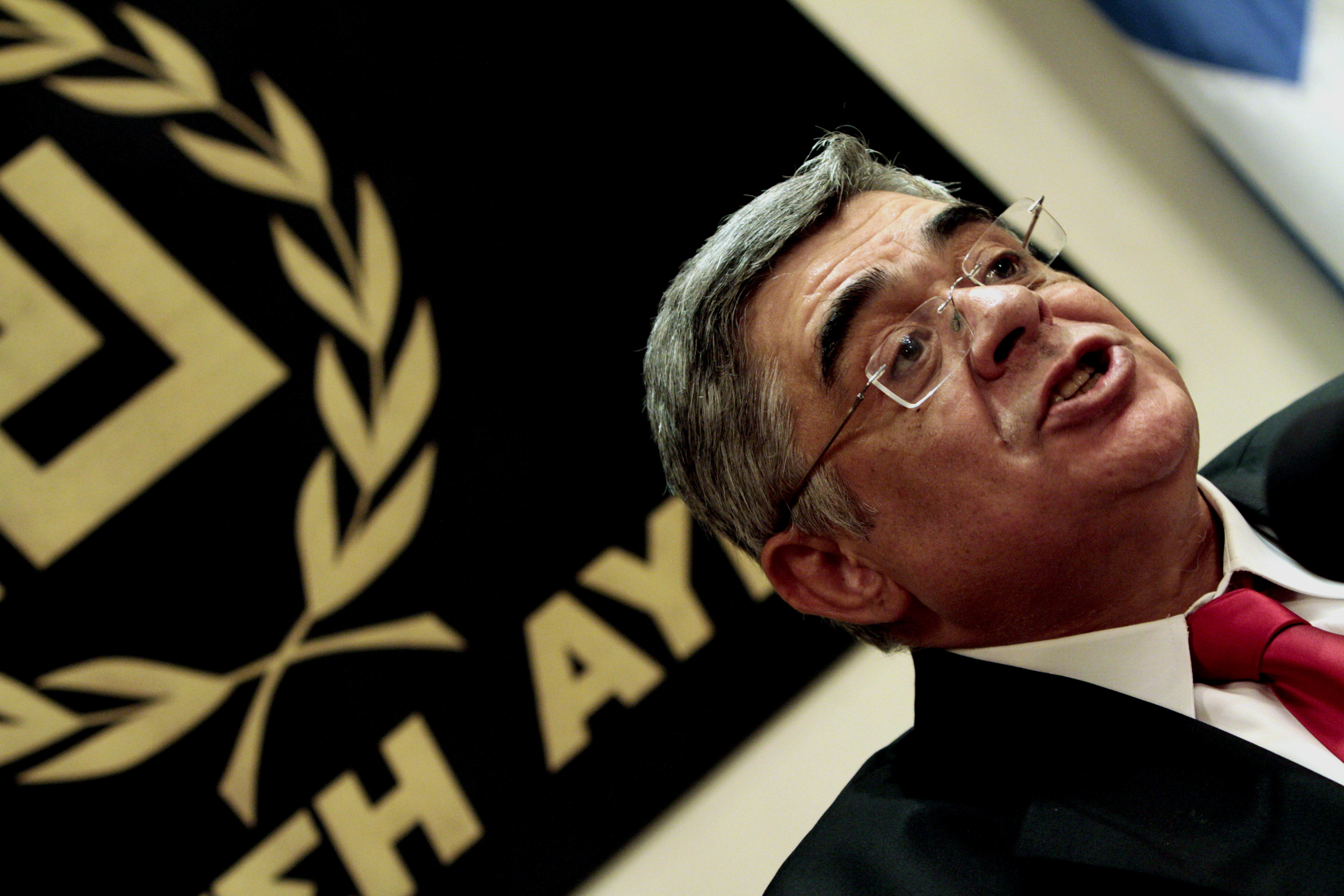 Στο στόχαστρο της Χρυσής Αυγής ο Αρχιεπίσκοπος