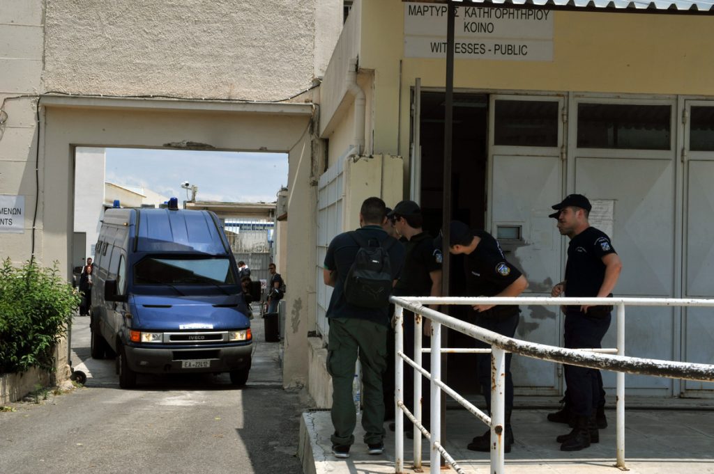 Δίκη ΧΑ: Στις 29 Ιουνίου η συνέχεια – Αποφυλακίζονται Γερμενής και Ηλιόπουλος