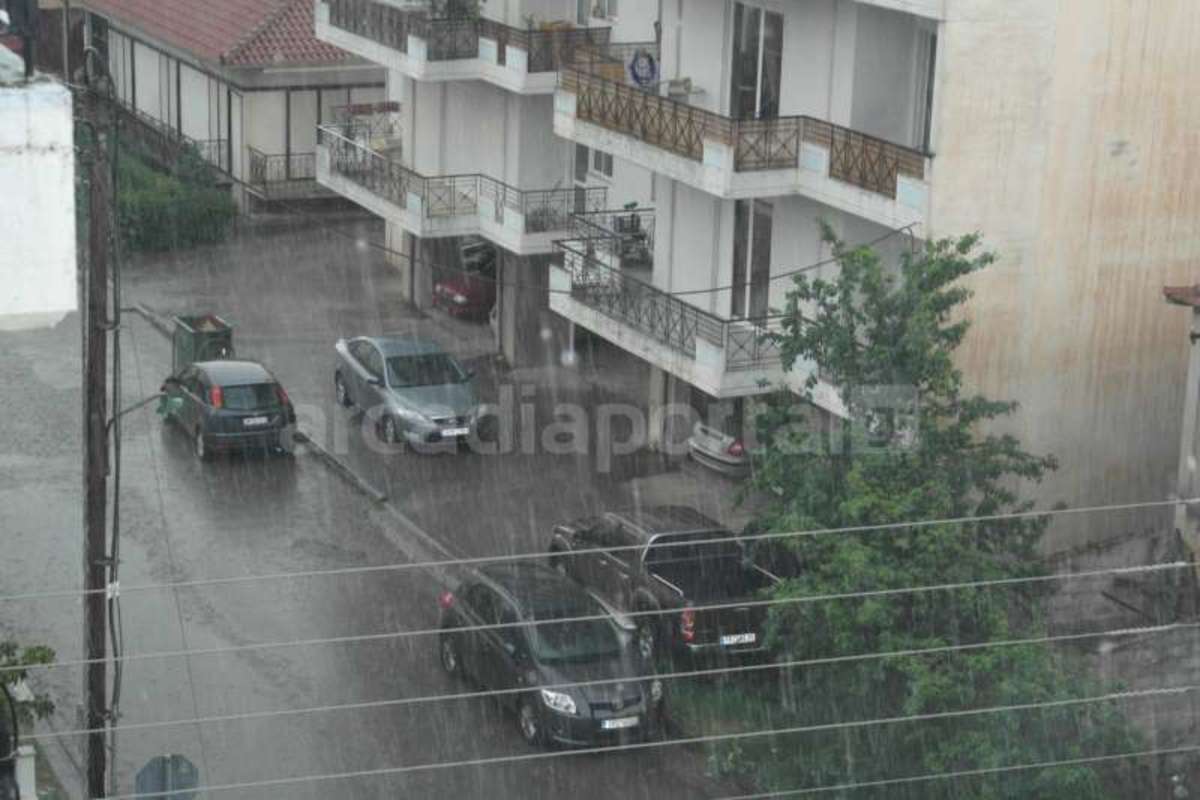 ΒΙΝΤΕΟ: Ο… χειμώνας επέστρεψε στην Τρίπολη – Έπεσε ακόμη και χαλάζι!