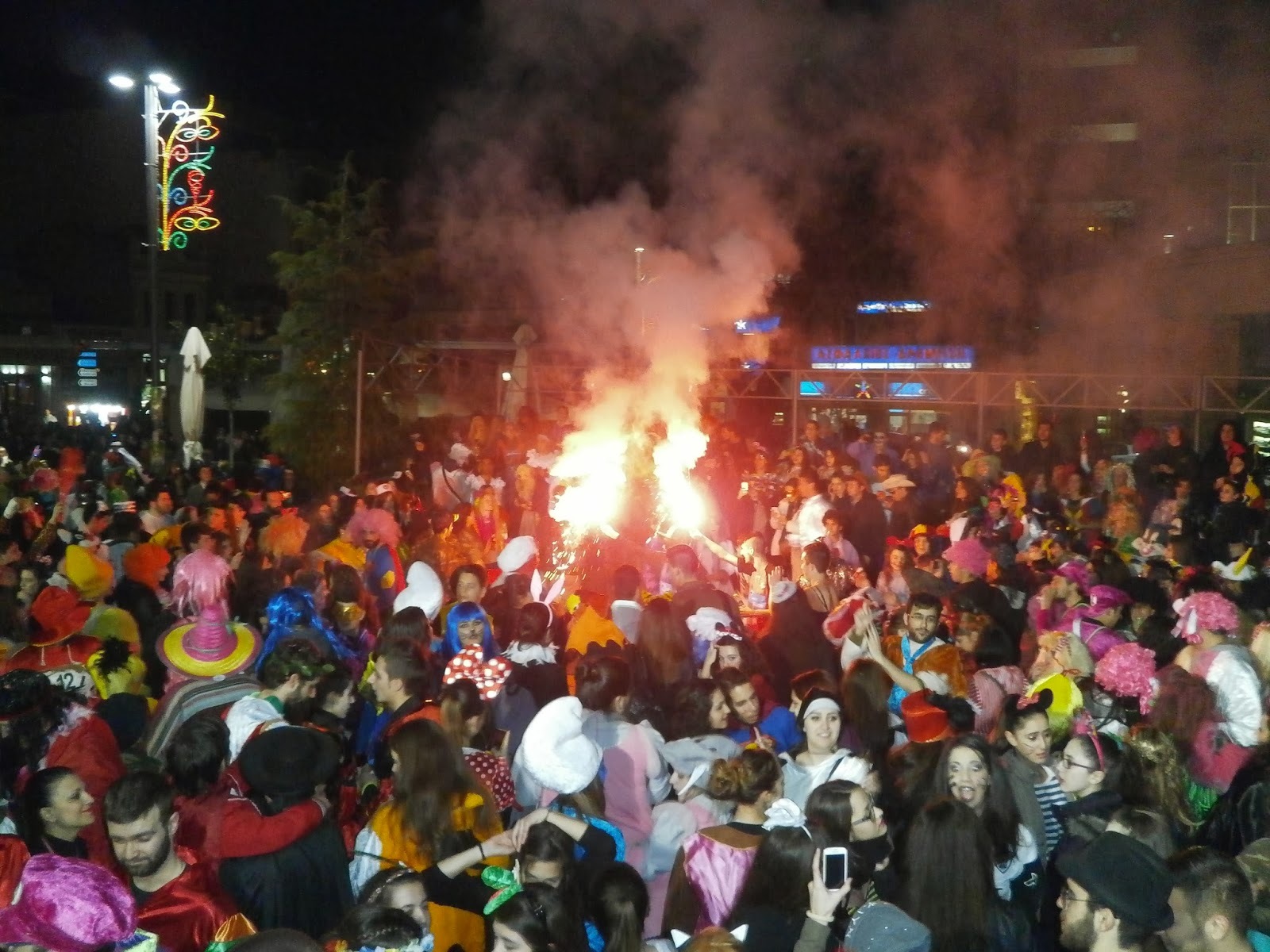 Έκαναν τη νύχτα μέρα οι καρναβαλιστές στην Ξάνθη! (ΦΩΤΟ, VIDEO)