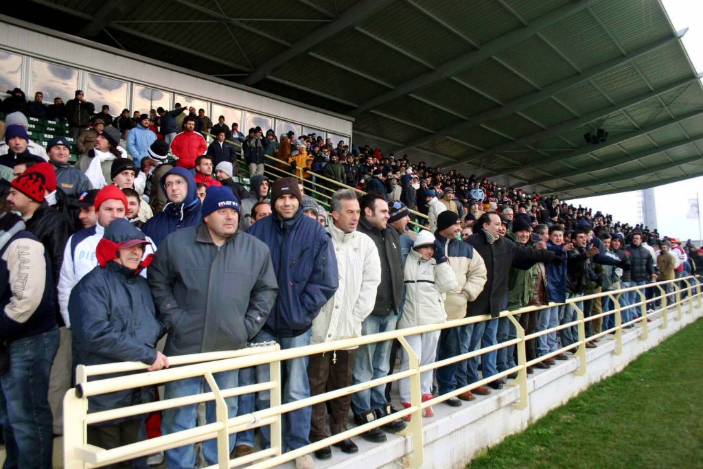 Η έντονη βροχόπτωση στην Ξάνθη θέτει σε κίνδυνο τη διεξαγωγή του αγώνα