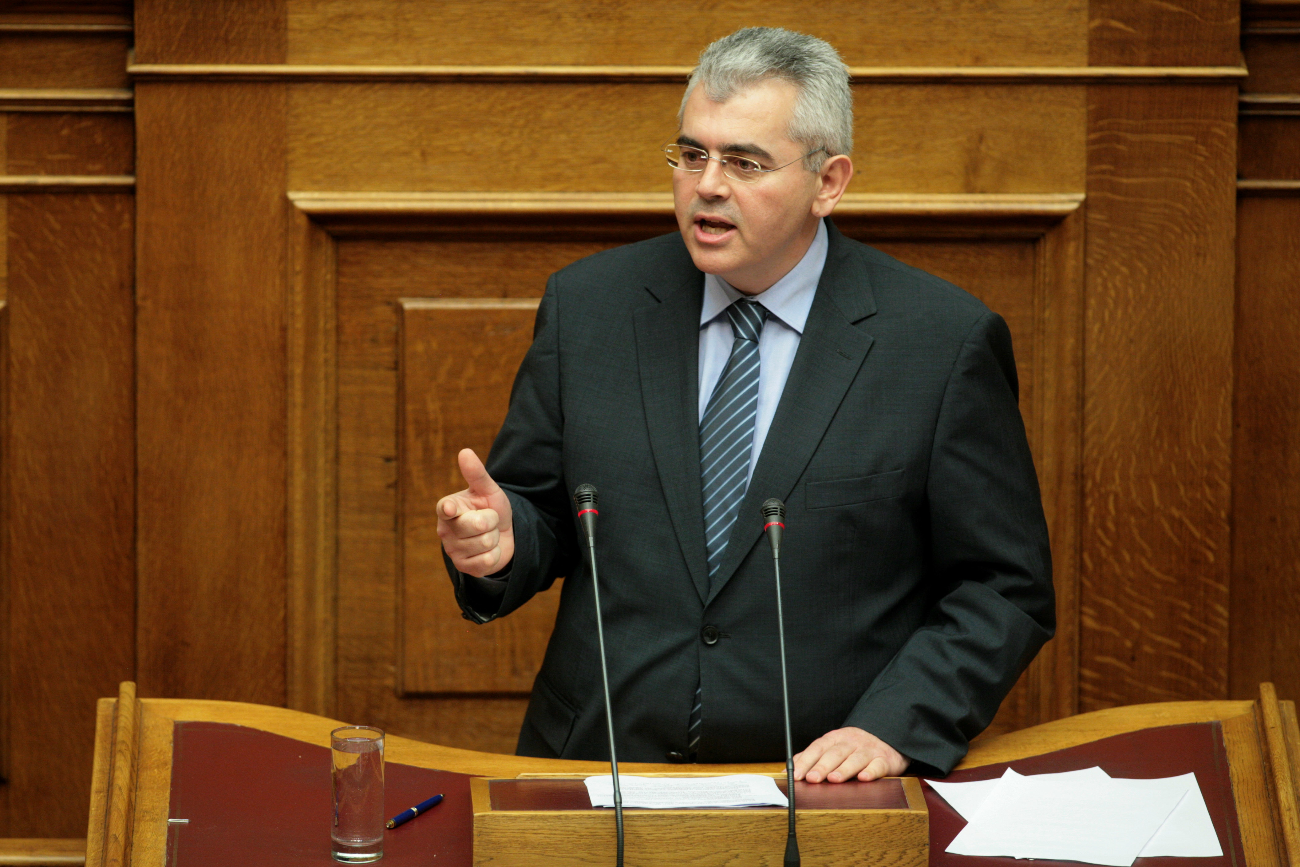 Συνάντηση κτηνοτρόφων – Χαρακόπουλου για το γάλα – “Θα χαθούν 50.000 θέσεις εργασίας”