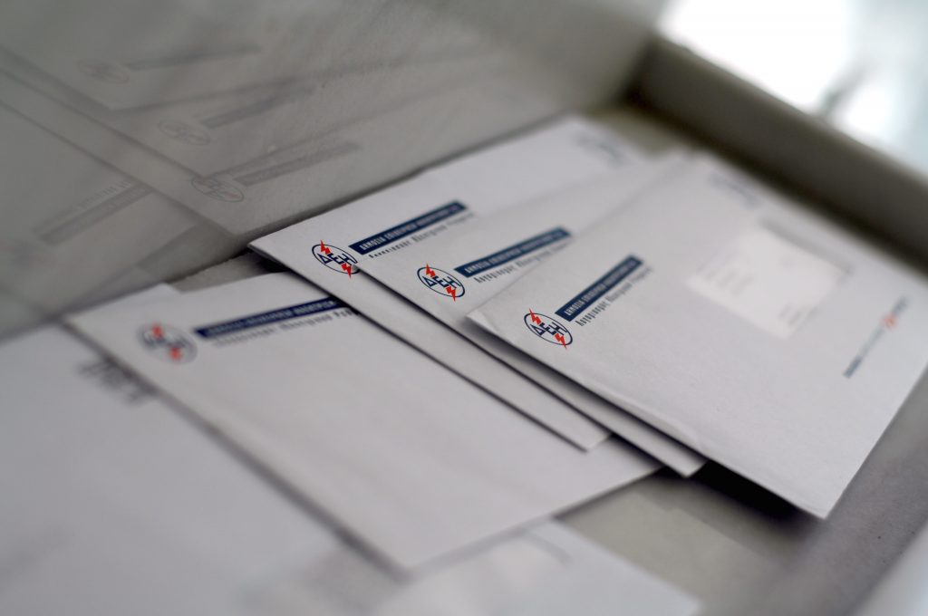 Νέα εγκύκλιος για το χαράτσι μέσω της ΔΕΗ – Δυνατότητα διαχωρισμού του τέλους από τους λογαριασμούς