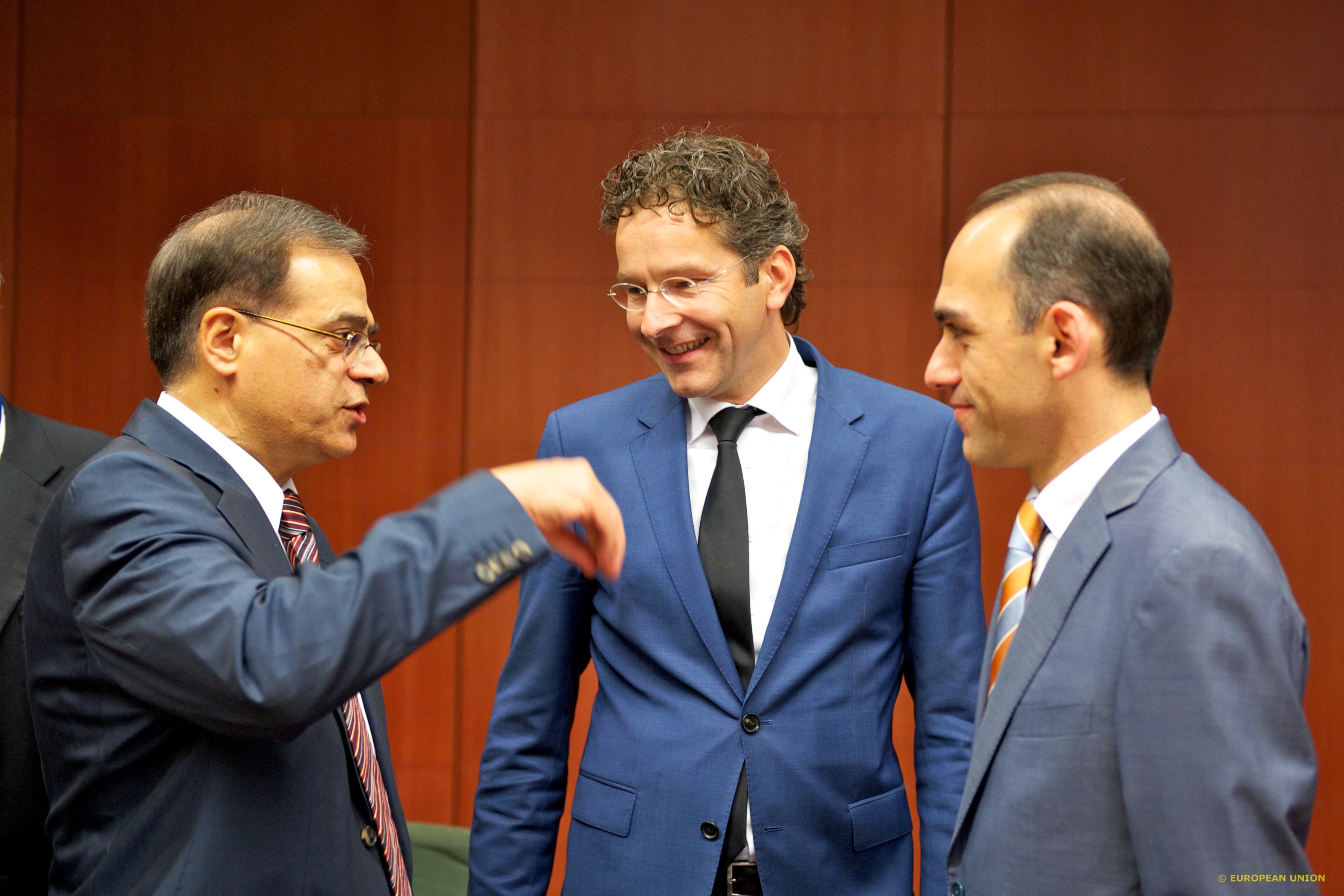Πιέσεις για τα προαπαιτούμενα – Τέλη Σεπτεμβρίου έρχεται η τρόικα – Μετά τα stress test το χρέος