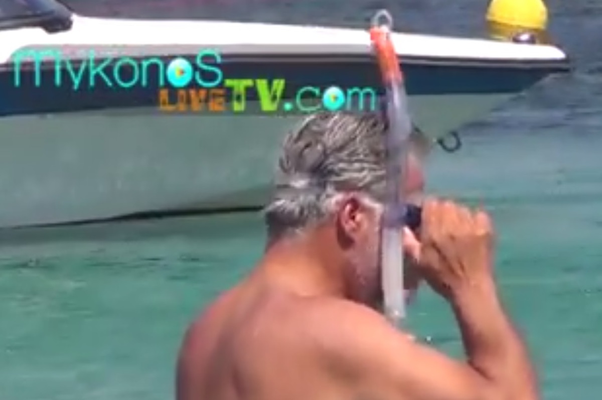 Χάρης Χριστόπουλος και Αντώνης Λυμπέρης για βουτιές στην Μύκονο