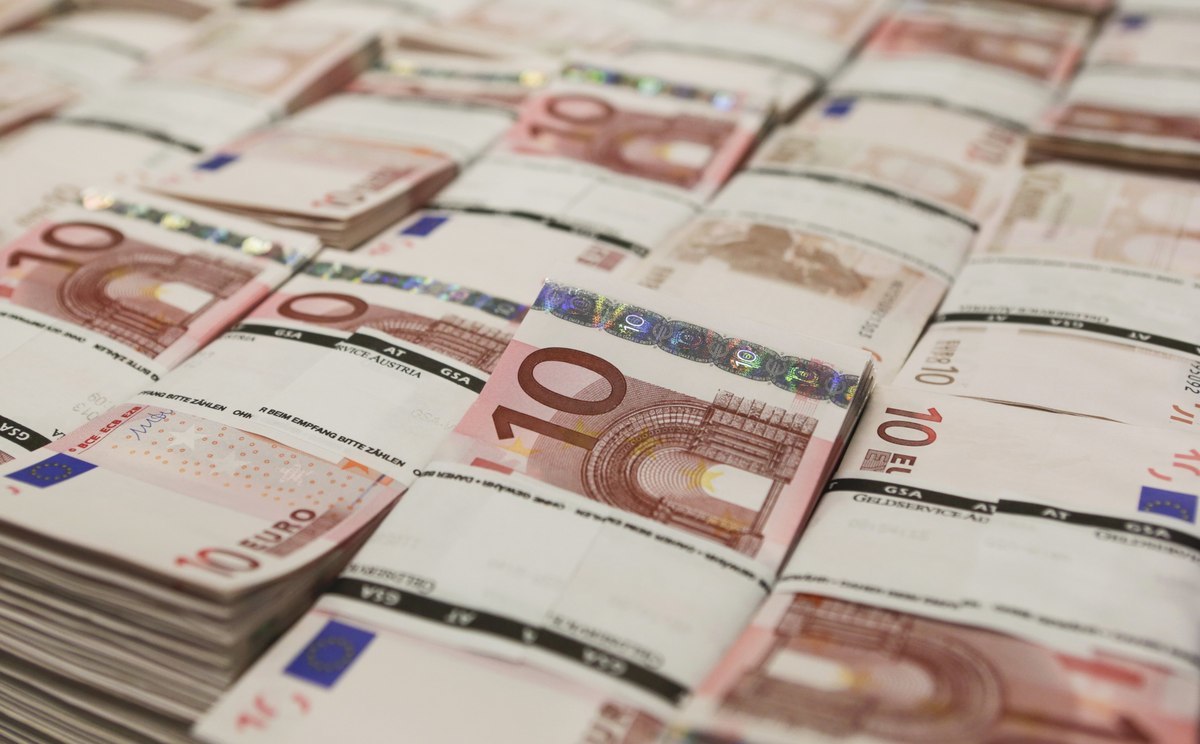 Διαγράφονται χρέη σε τράπεζες και Δημόσιο έως 20.000 ευρώ! Ποιά είναι τα κριτήρια