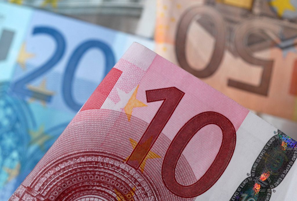 Κατασχέσεις για χρέη από 5.000 ευρώ και πάνω προς τα ταμεία