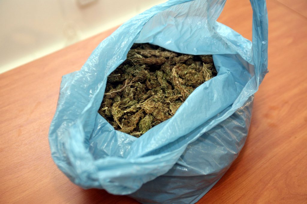 “Τσάκωσαν” ανήλικους με χασίς στην Πρέβεζα